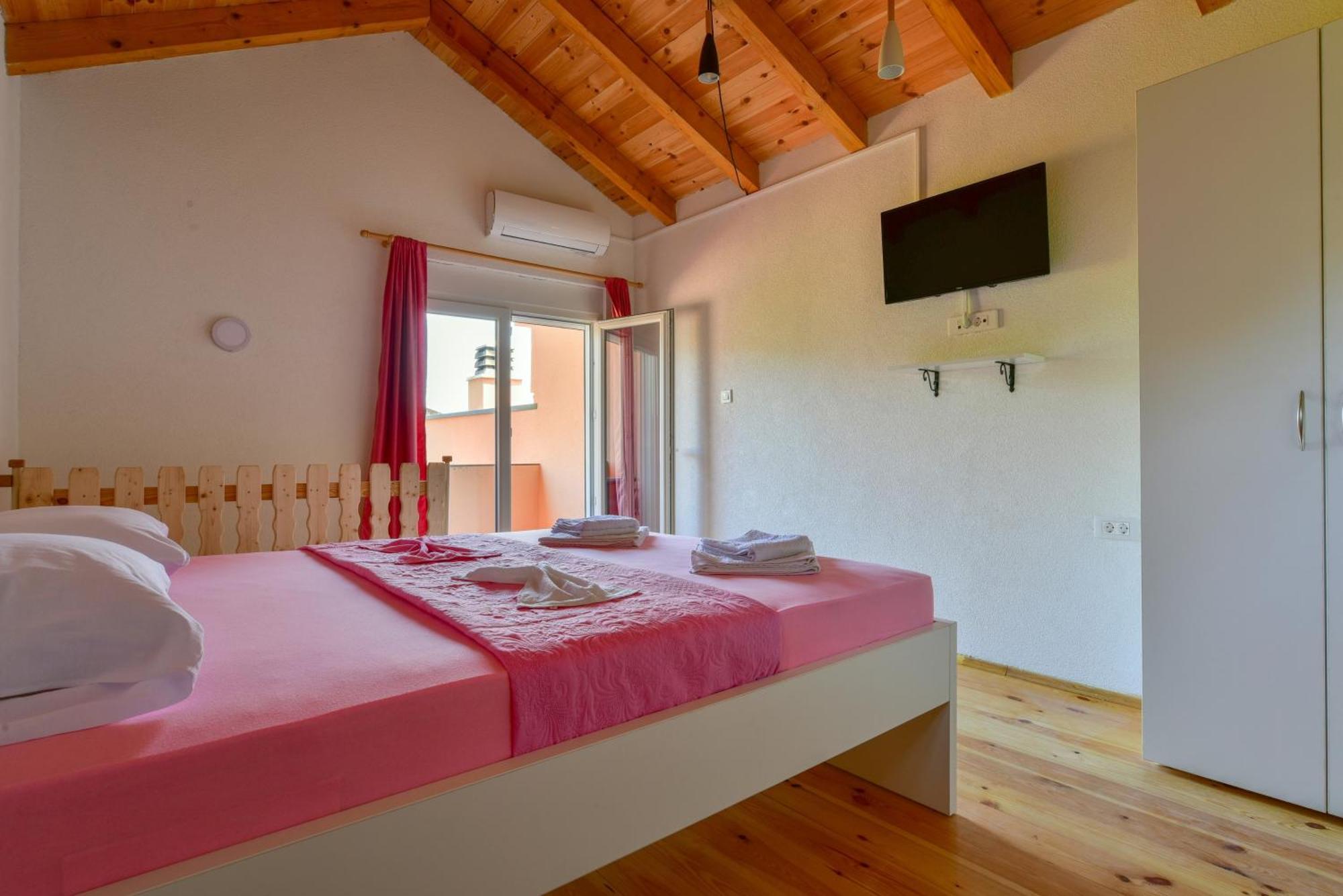 Lakeview Andela Apartment Virpazar