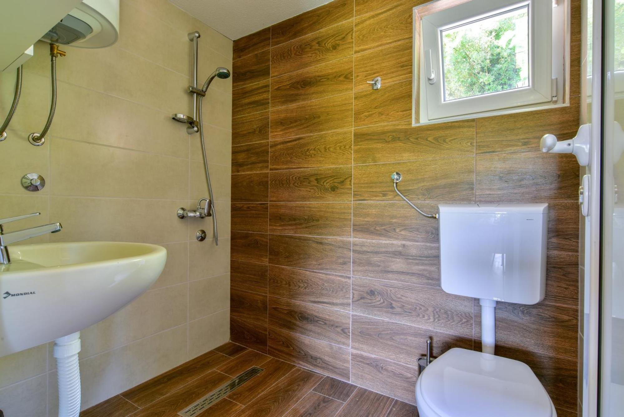 Lakeview Andela Apartment Virpazar