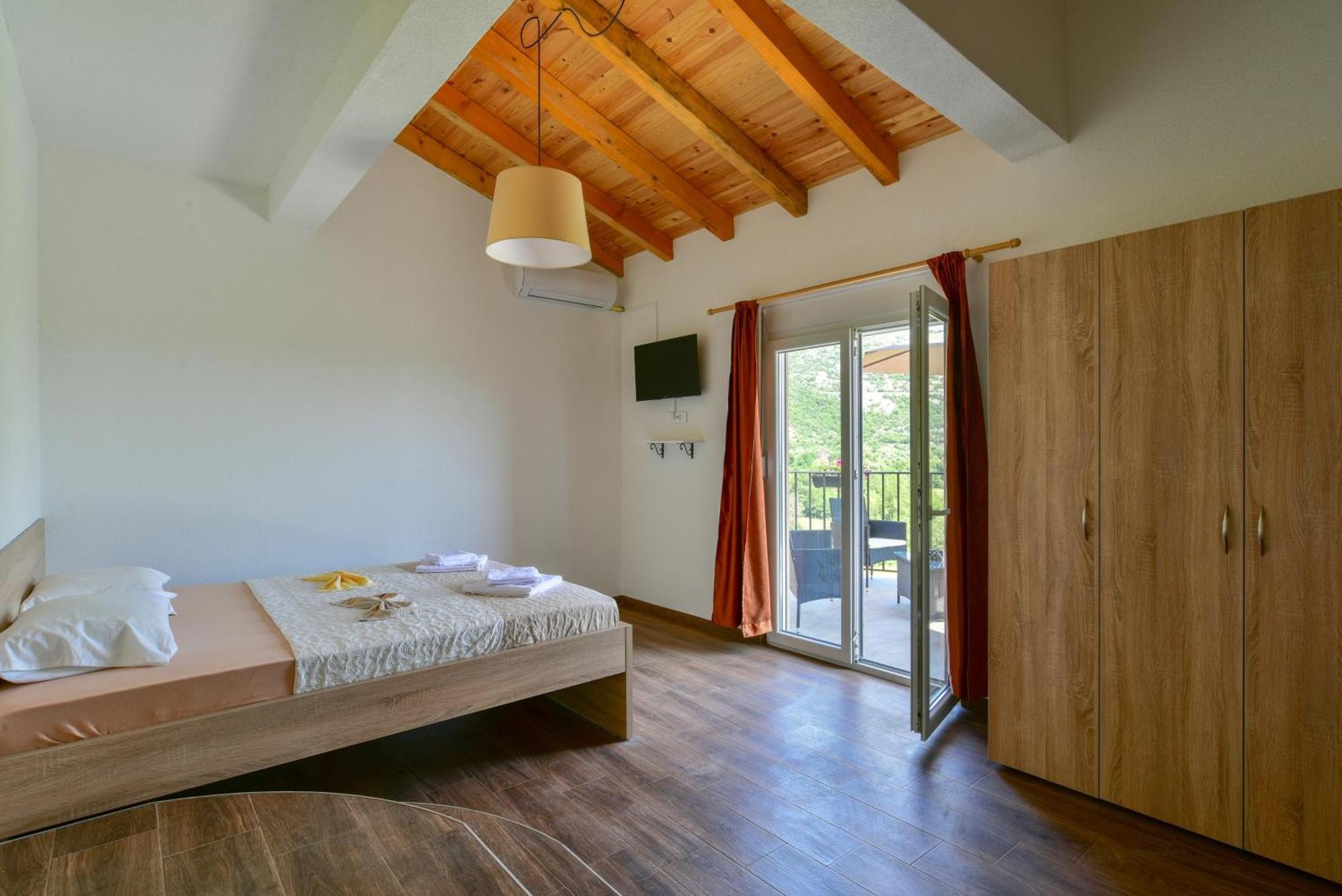 Lakeview Andela Virpazar
