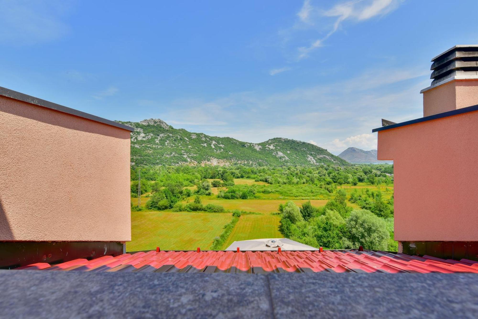 Lakeview Andela Apartment Virpazar