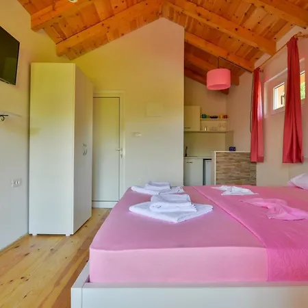 Lakeview Apartments Andela Вирпазар Номер фото