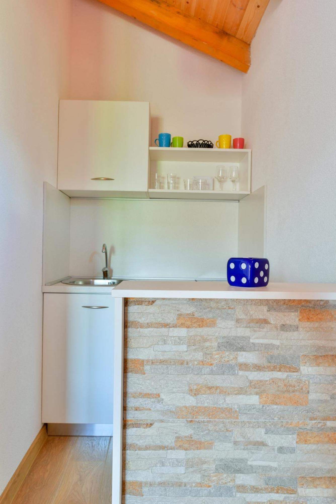 Lakeview Andela * Вирпазар