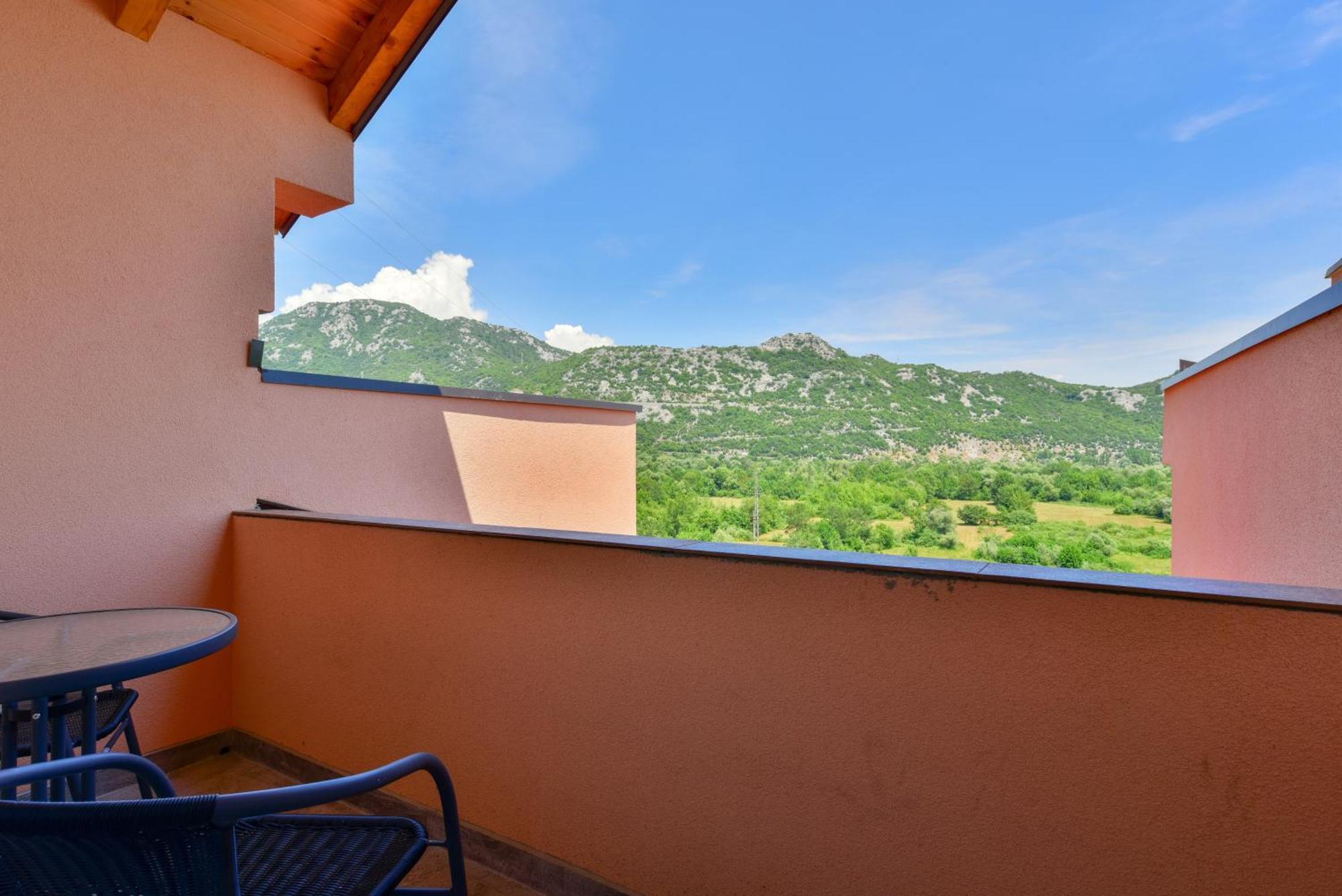 Lakeview Andela Вирпазар